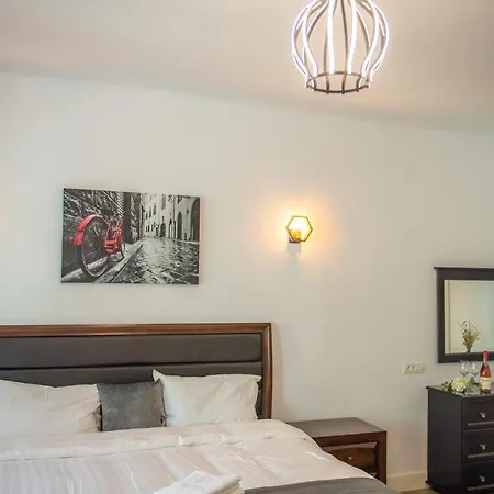 Old Town Apartment *