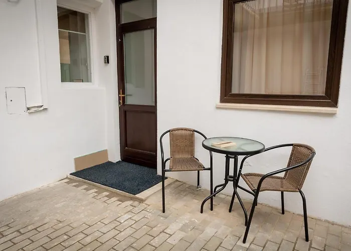 Old Town Apartment *